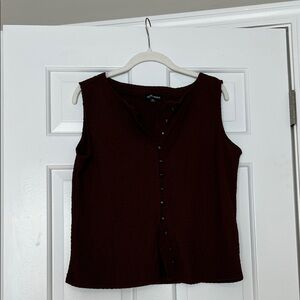 Women's Sleeveless Button-Up Blouse - Brown